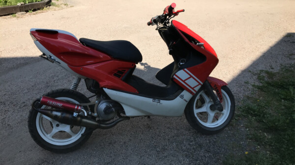 TNT etukate, punainen, Yamaha Aerox - Kuva 2