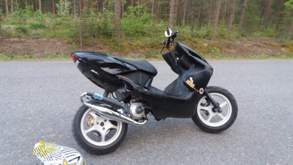 BCD Extreme Undertray musta, Yamaha Aerox <-12 - Kuva 7