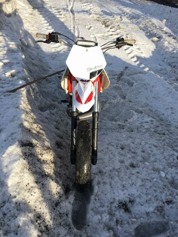KTM numerokilpi, valkoinen - Kuva 3